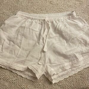 WHITE LIENEN PIYAMA SHORTS